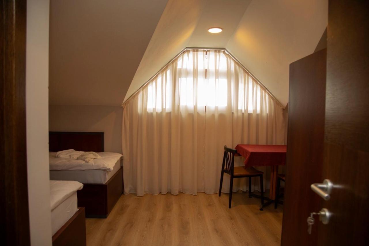Hotel Oferta Prizren Exteriör bild